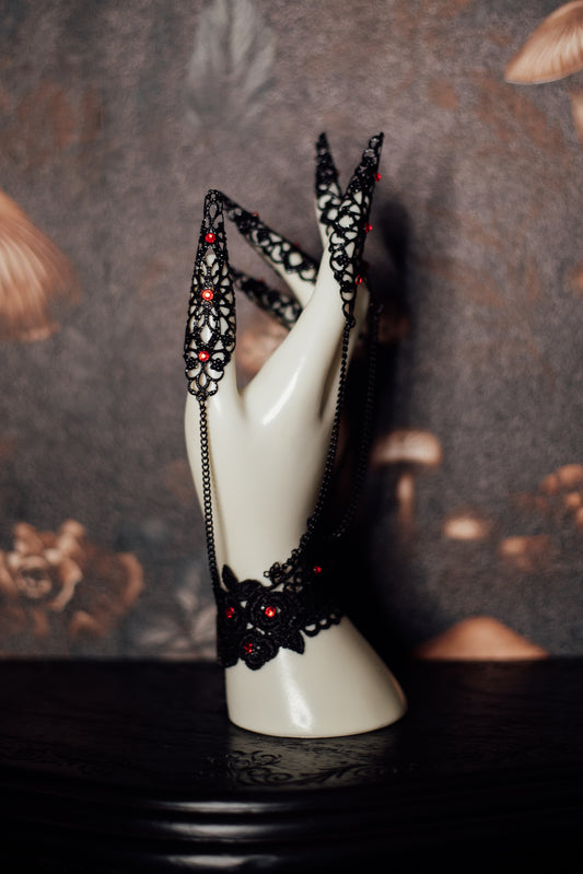 Black & Red Crystal Hand Claw Set