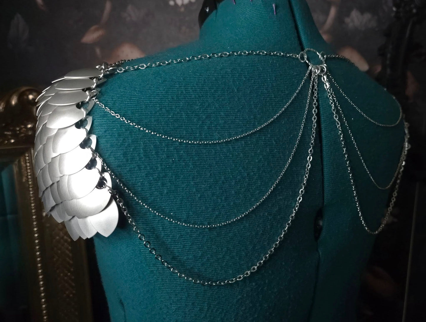 Cape with Silver Scalemail & Chains