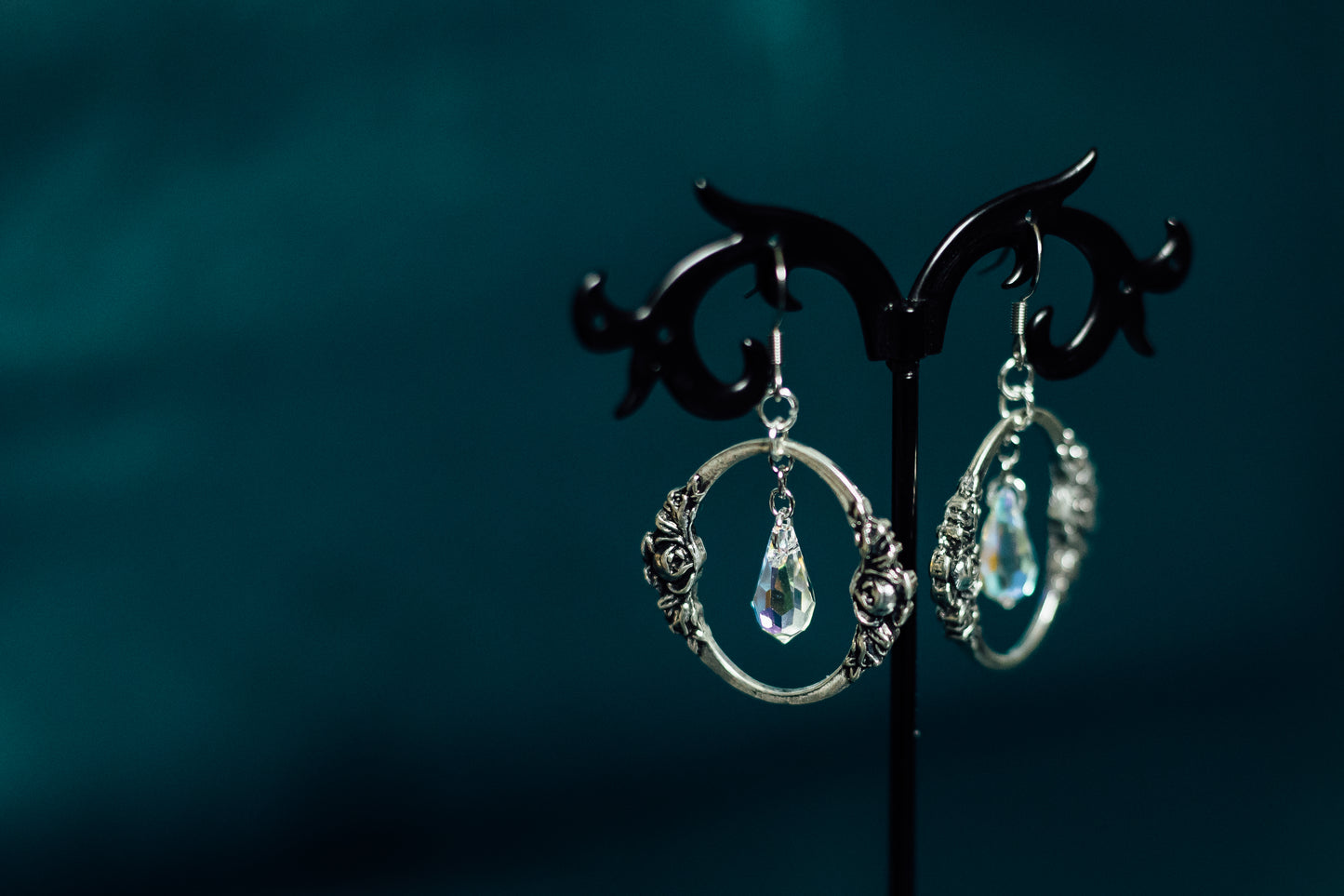 Round Pendant w/Blue Crystal