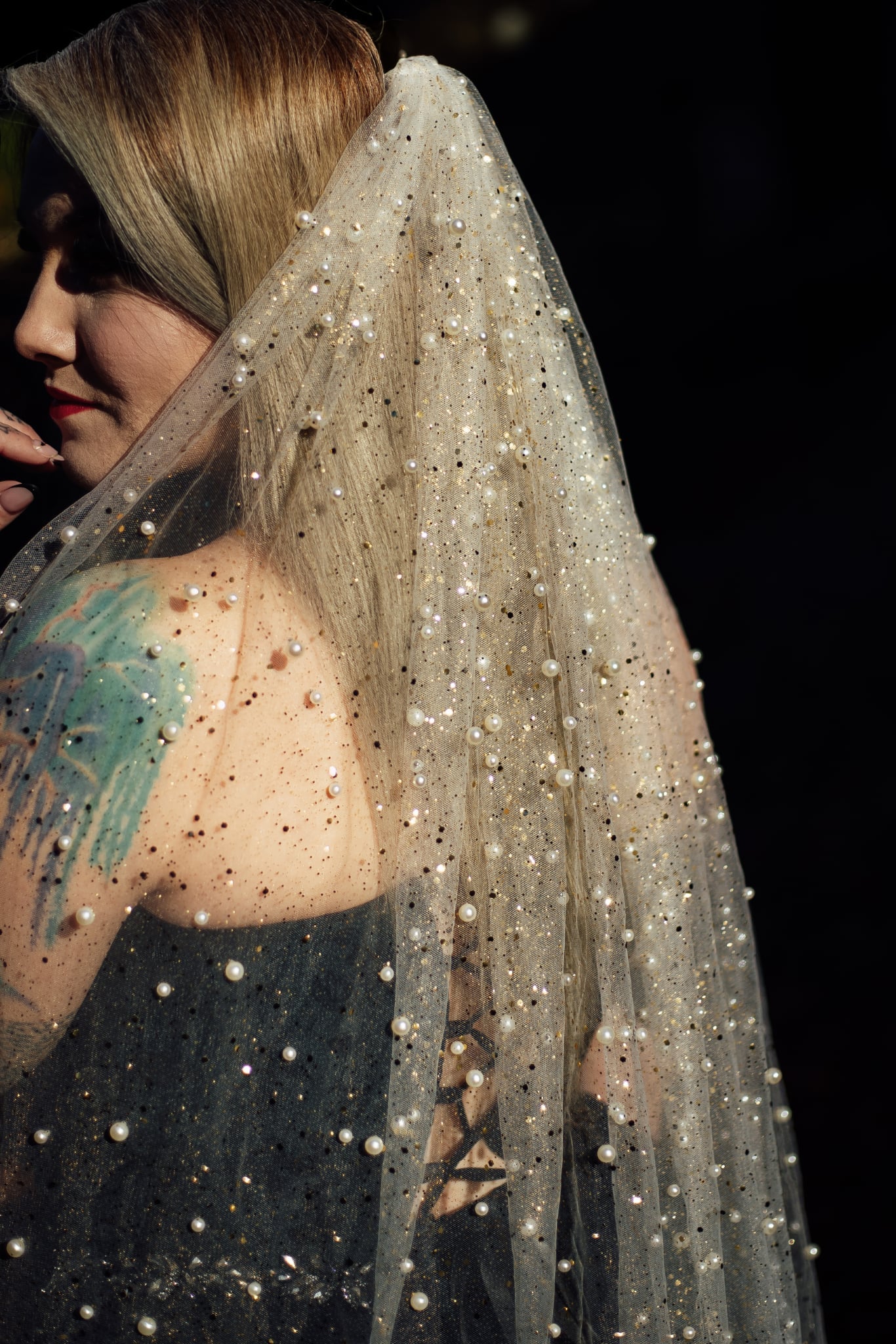 Pearl & Gold Glitter Veil