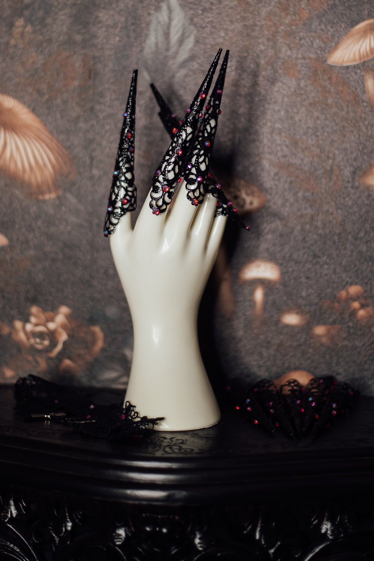 Black Crystal Claw & Choker Set - 10 Piece