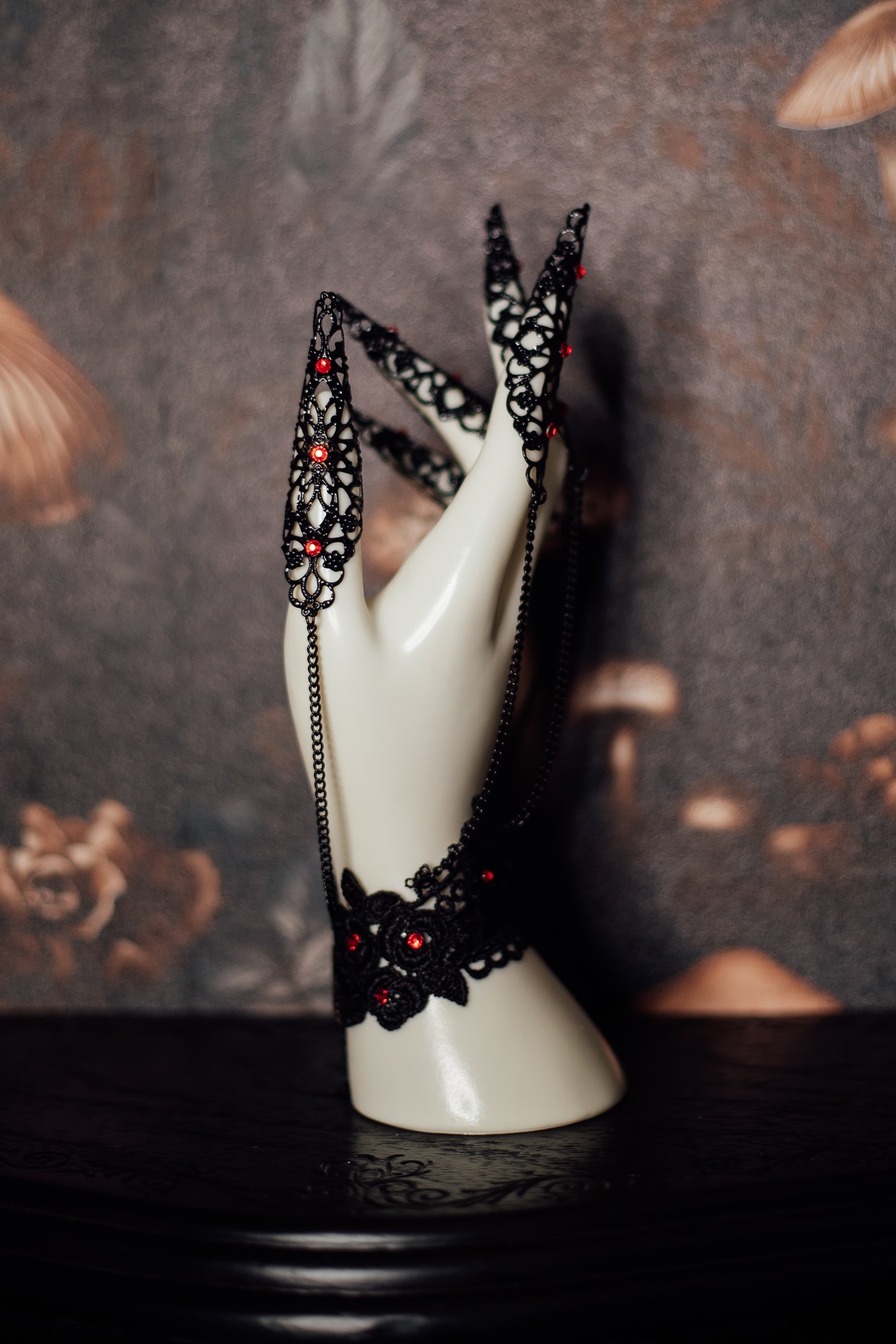 Black & Red Crystal Hand Claw Set