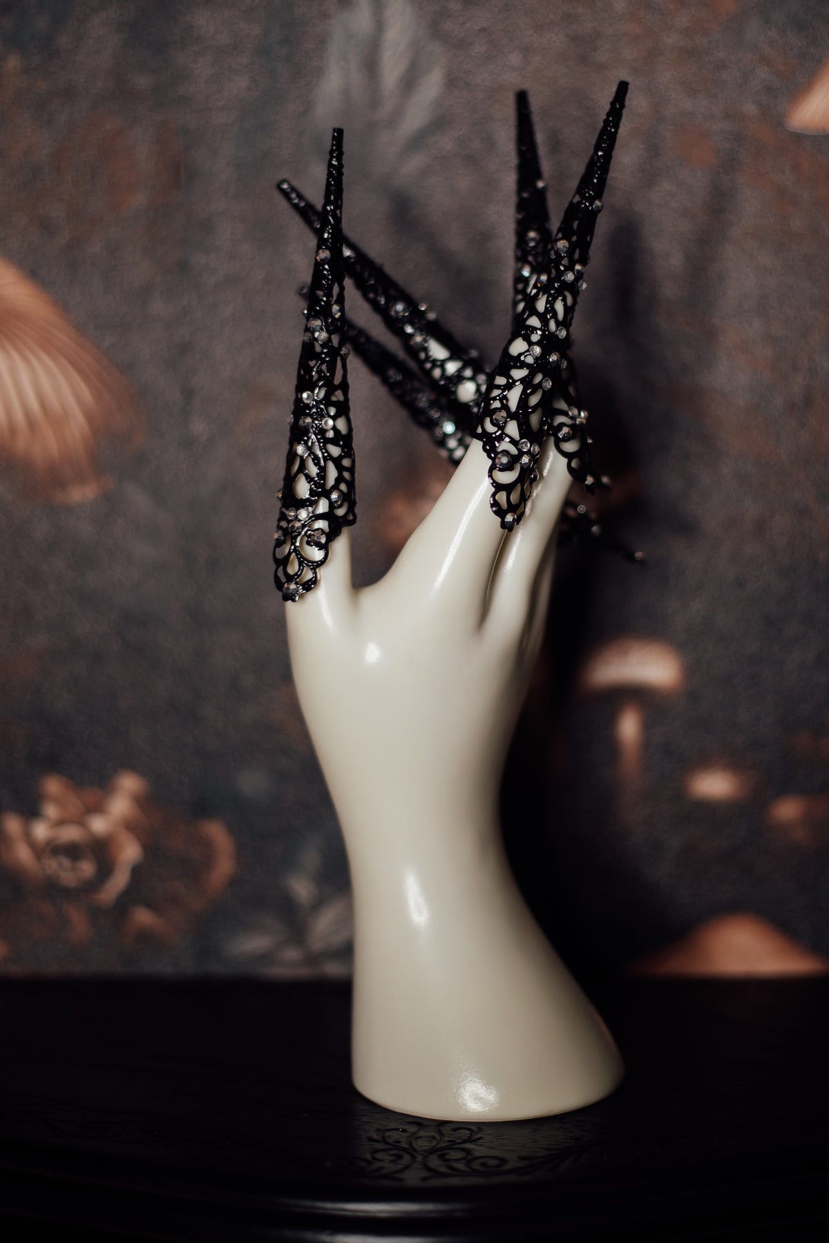 Black Crystal Finger Claw Set - Single Hand