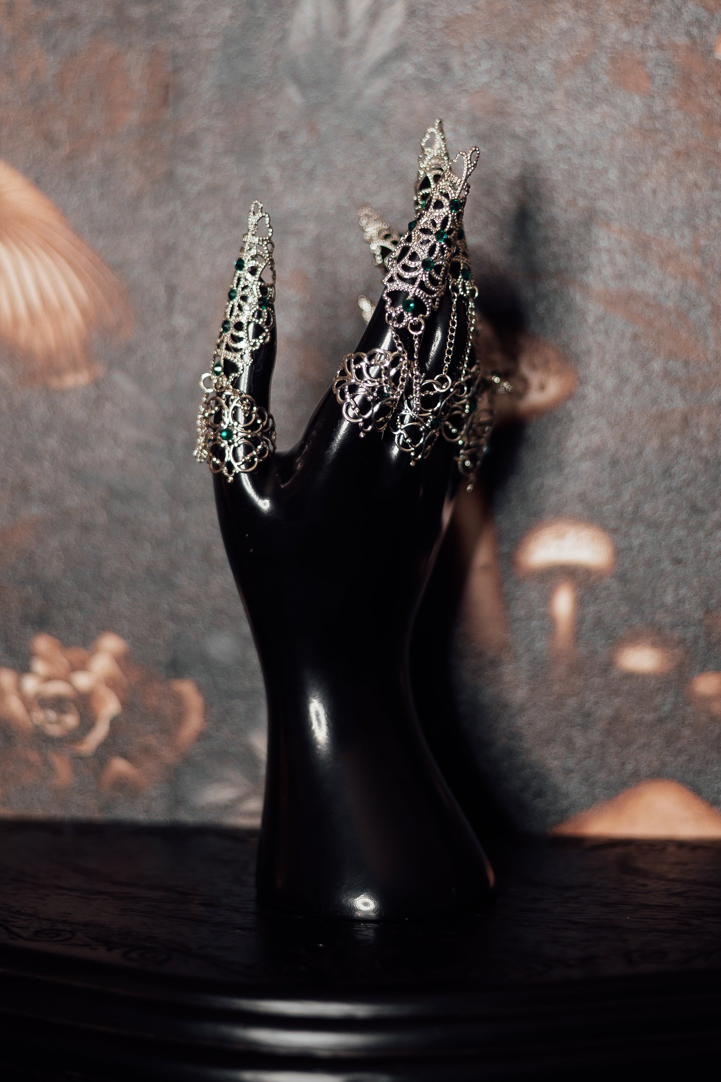 Silver & Emerald Crystal Finger Claw Set - Single Hand
