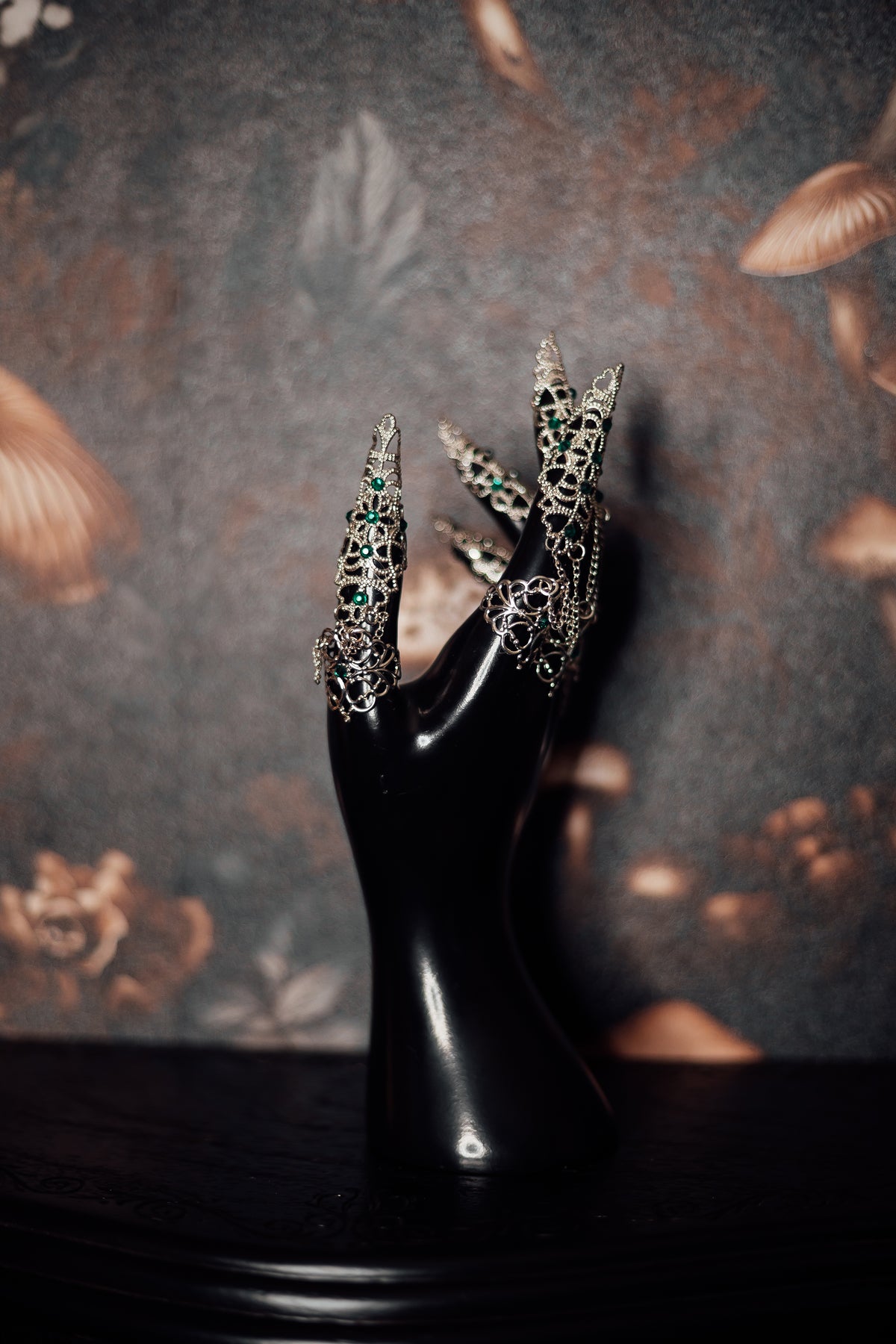 Silver & Emerald Crystal Finger Claw Set - Single Hand