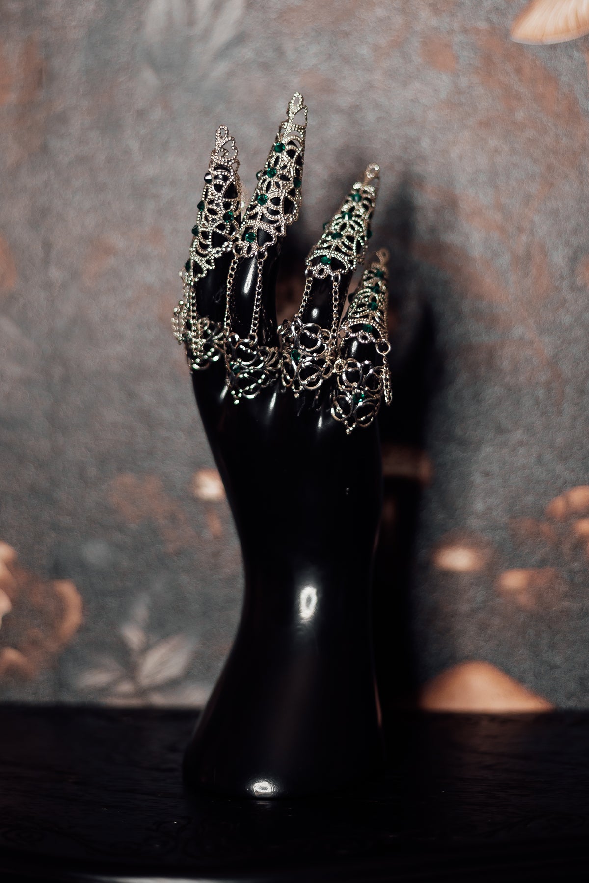 Silver & Emerald Crystal Finger Claw Set - Single Hand