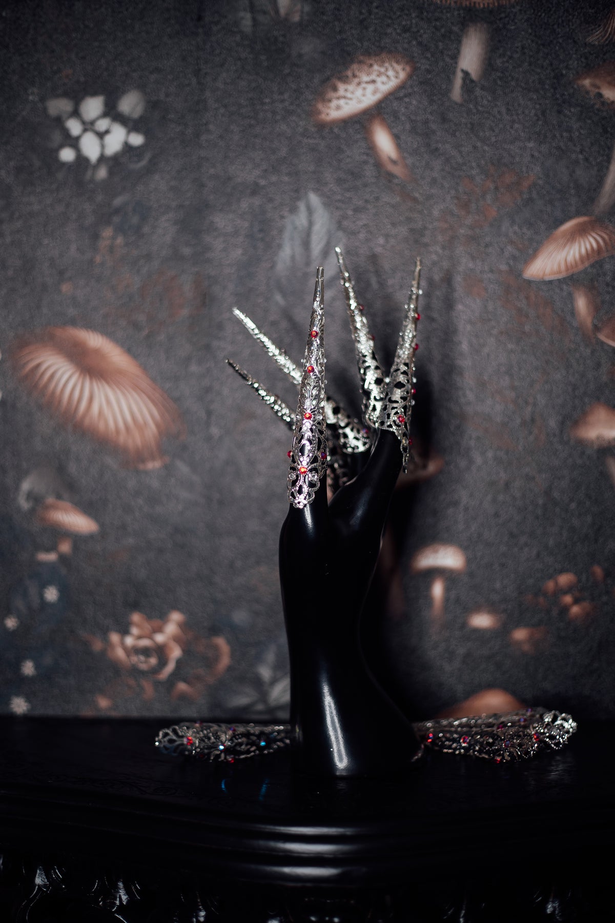 Silver & Red Crystal Finger Claw Set - Single Hand