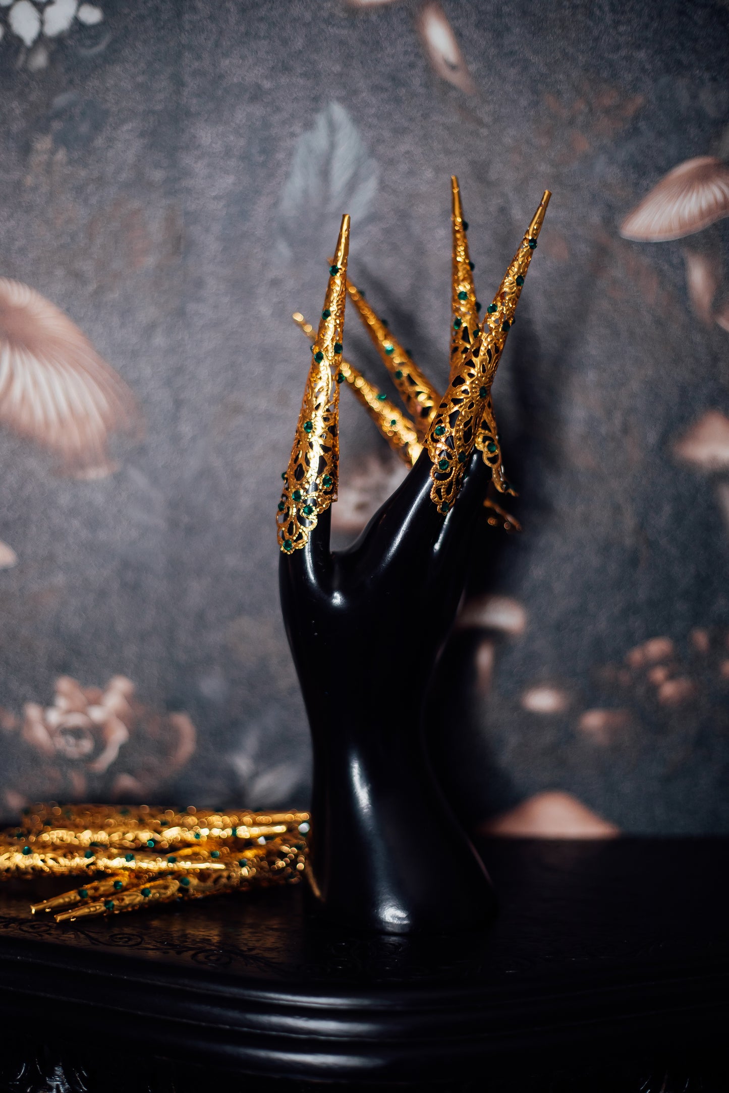 Gold & Emerald Crystal Finger Claw Set - Full Two Hand Set