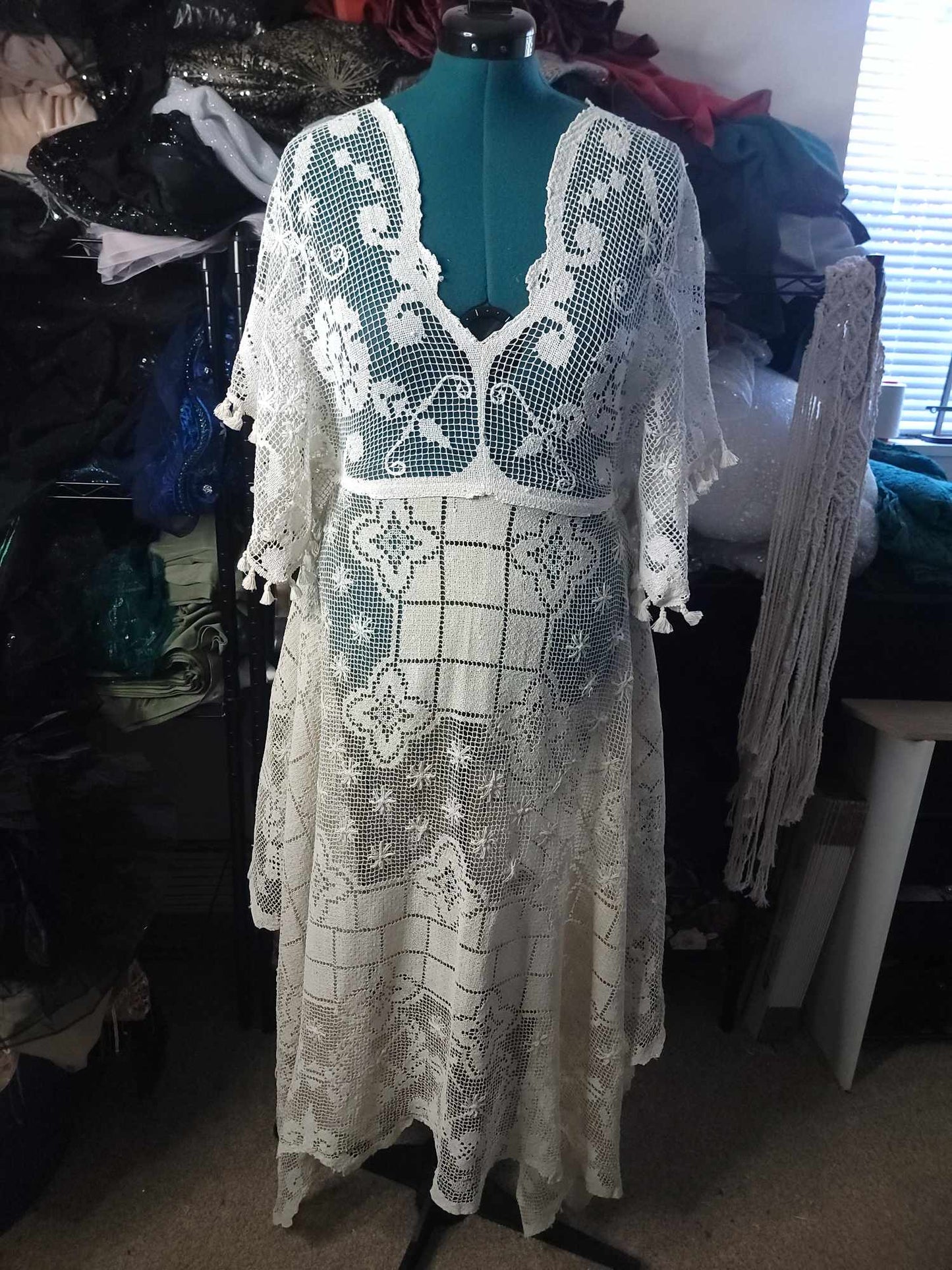 SM-LG size Off-White/Beige Vintage Lace Dress