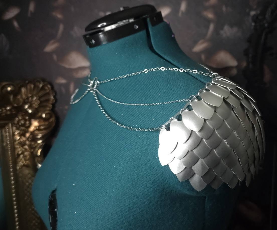 Cape with Silver Scalemail & Chains