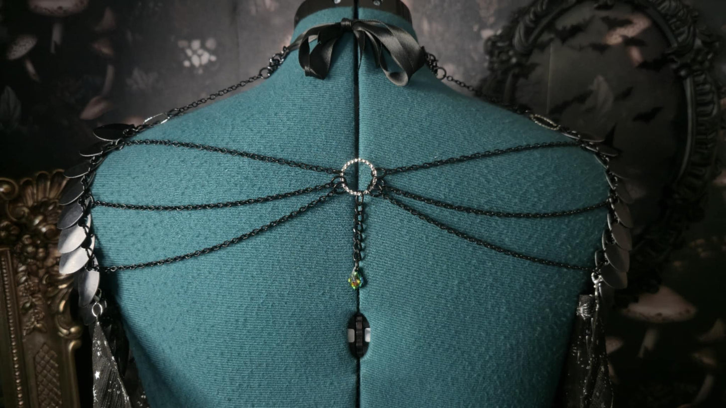 Cape with Black Scalemail & Chains