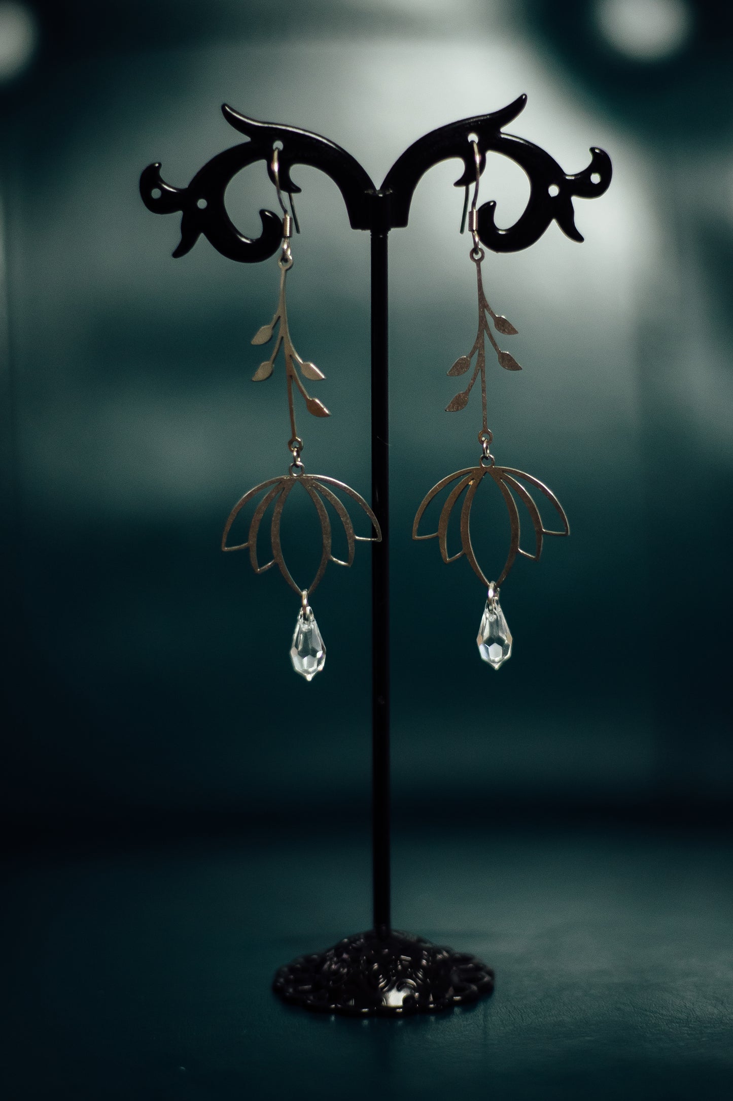 Silver Lotus w/Swarovski Teardrop